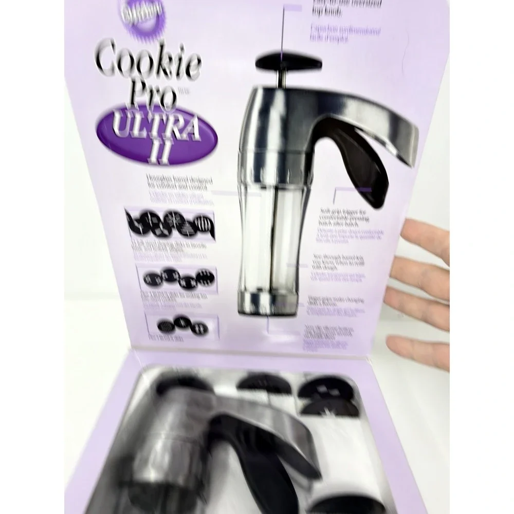 2010 Wilton Cookie Pro Ultra II Soft-Grip Trigger Cookie Press Complete Set